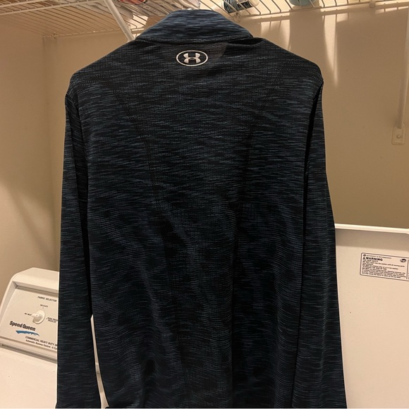Package Deal two under armor pull overs moisture wicking 1/4 zip up. UNDERARMOR - Picture 5 of 5